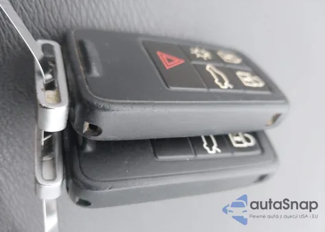 2012 Volvo Xc70 3.2/3.2 Platinum/3.2 Premier/3.2 Premier Plus z USA, uszkodzony, nr VIN YV4952BZ1C1129568